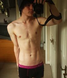 Dark Hair Hotties! 5934448acfccb.jpg