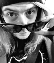 Just me 5d0528f6a0329.jpeg
