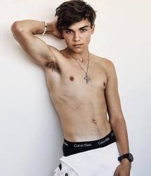 best model ever! 5d548d49b7617.jpg