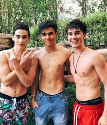 best model ever! 5d548dfa613f1.jpg