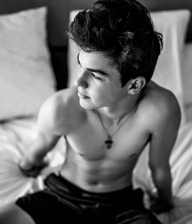 best model ever! 5d548e0249da8.jpg