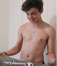 best model ever! 5d548e136afad.jpg