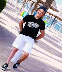 Hotties continued... 593d25cf0985c.jpg