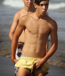 Delicious boys... 594b7164288b3.jpg