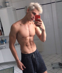 Simon's album 5928323b8c660.jpg