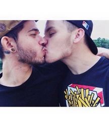 In love 593ce4b8a8105.jpg