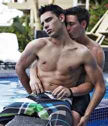 Kissing 5946a78e0bc41.jpg