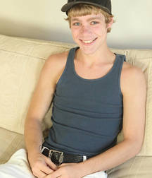 Cute boys 594c129acc288.jpg