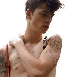 Shirtless boys 59596af6784da.jpg