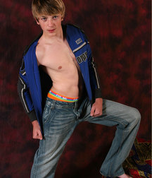 Cute boys 595e699ca6183.jpg