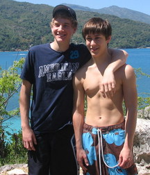 Cute boys 595e69a749728.jpg