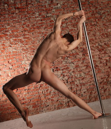 Pascal pole dancer 59634f887ffb6.jpg