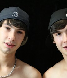 Twins 596b9f087ccb2.jpg