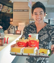 Cute Asian boy 59ce8328232f2.jpg