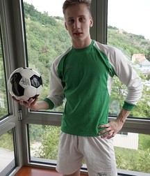 Lukas Pryde 59d5ef6ae8852.jpg