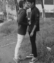 Boys in love 59f378e7e3f3b.jpg