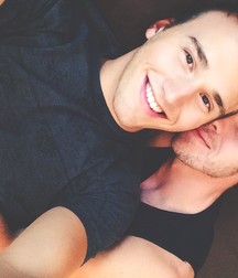 Boys in love 59f378fe3a0e8.jpg