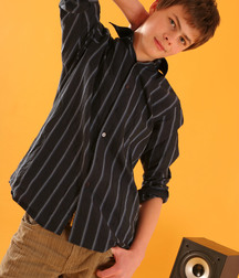 Lenya (Lenya plays his fiddle) 5a15e18bd37b0.jpg