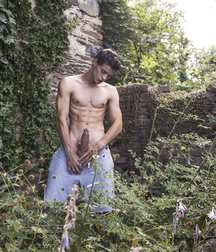 Andre Boleyn and Rhys  jagger 5a7891468e72e.jpg