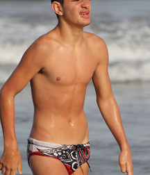 Speedos  5a8deef1ae47e.jpg
