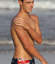 Speedos  5a8deef87344f.jpg