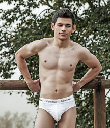 Ricky Verez 5aa18e8deb452.jpg