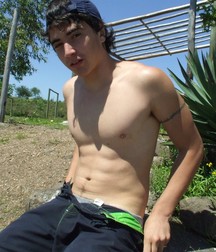 Adam 5aa4fd8a4b396.jpg