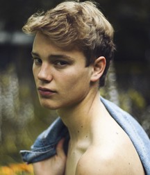 Alex cute model 5ac9cbc1805b3.jpg