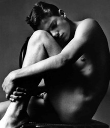 Monocrome twinks 5ad45f8ede46b.jpg