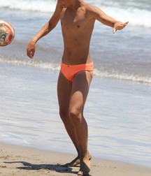 Speedos 5adee7ec766fc.jpg