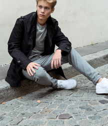 Handsome lads 5b1149696580c.jpg
