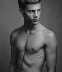 Cute lads 5b14f95d4b547.jpg