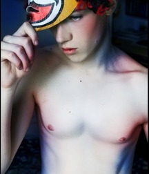 Cute lads 5b192c13ce33e.jpg