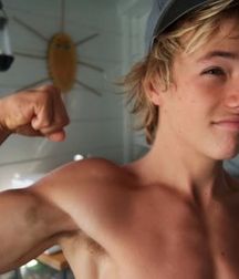 Cute lads 5b192c4f230ab.jpg