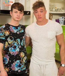 Larry and Elliot 5ba26b05d2c94.jpg
