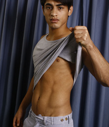 latino * Evan 5bdf2ef4ade41.jpg