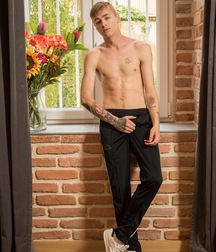 Jay Sheen 5bfd6732f1ab4.jpg