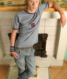  David 1 (David gets hot near a fireplace) 5c2cf1064346c.jpg