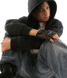 Jonathan 1 (Jonathan and his dark magic) 5c4ea3ce3d56c.jpg