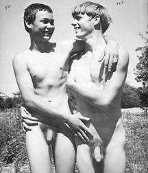 Vintage duo friends  5c62e017b499e.jpg