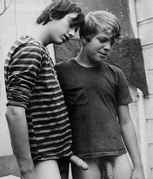 Vintage duo friends  5c62e029c36a8.jpg