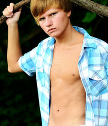 Young models 5d0fa0745e359.jpg