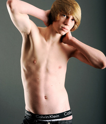 Young models 5d0fa079a081b.jpg