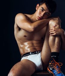 Young models 5d0fa0b37e4e3.jpg