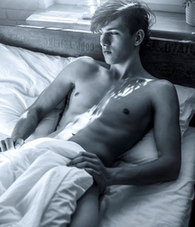 Just beauty of boys 5d2e13f564be4.jpg