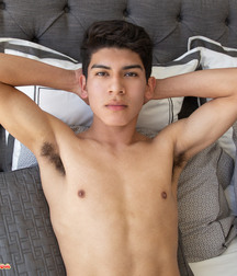 Latino * Aaron 5d6ee5e727659.jpg