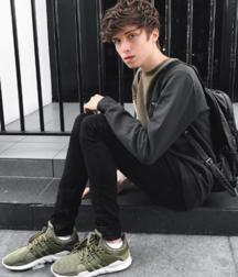 Just beauty of boys 5db0905a62cc8.png