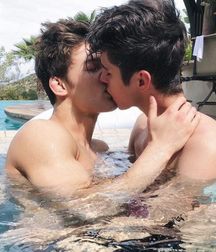 Just beauty of boys 5db090b7ea25b.jpg