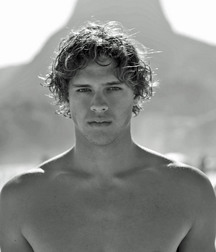 Kim Freire 5db8bdd6ad9a1.jpg