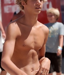 Just beauty of boys 5dbaf32208672.jpg